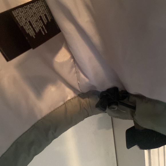 North Face Lightweight Jacket - Picture 9 of 12